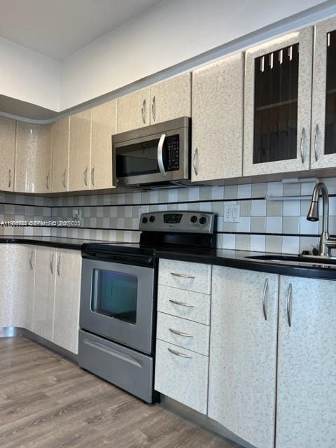 462 Golden Isles Dr #202, Hallandale Beach FL 33009
