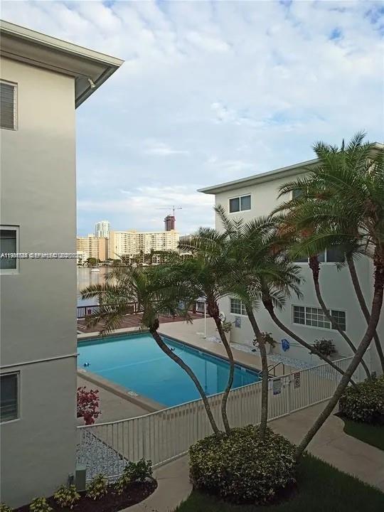 462 Golden Isles Dr #202, Hallandale Beach FL 33009