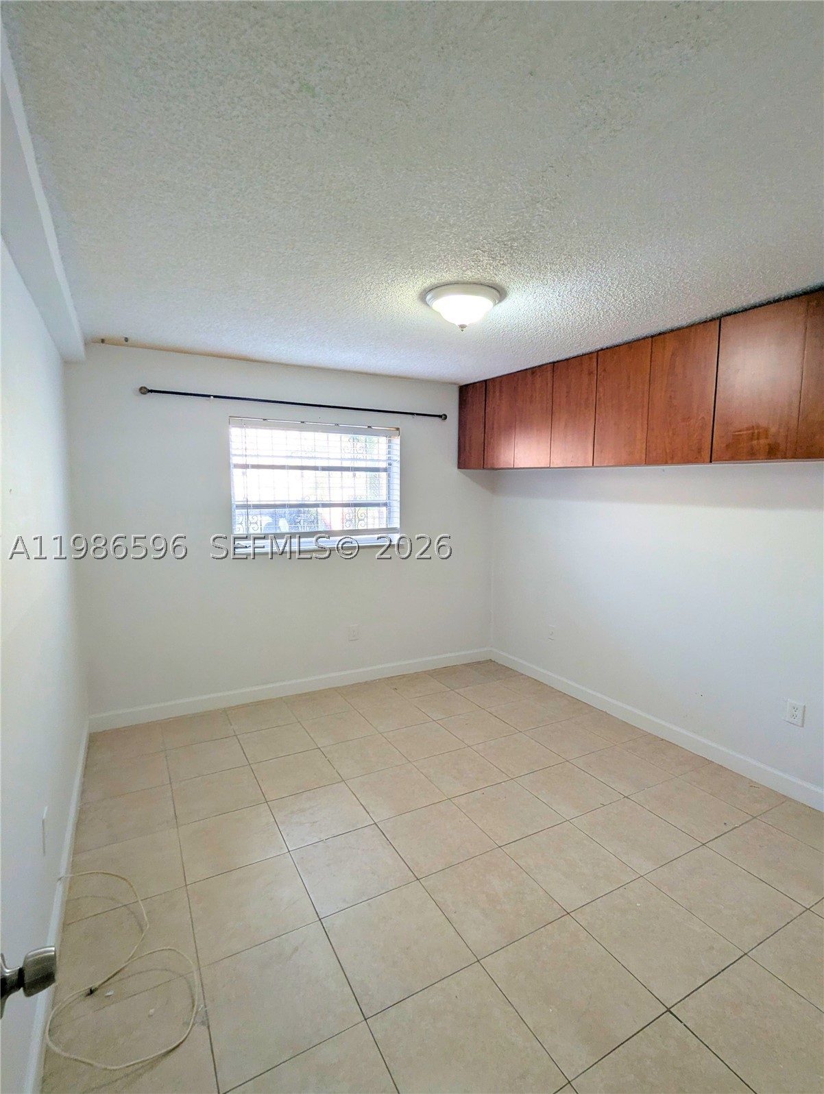 4050 NW 135th St #8-9, Opa Locka FL 33054