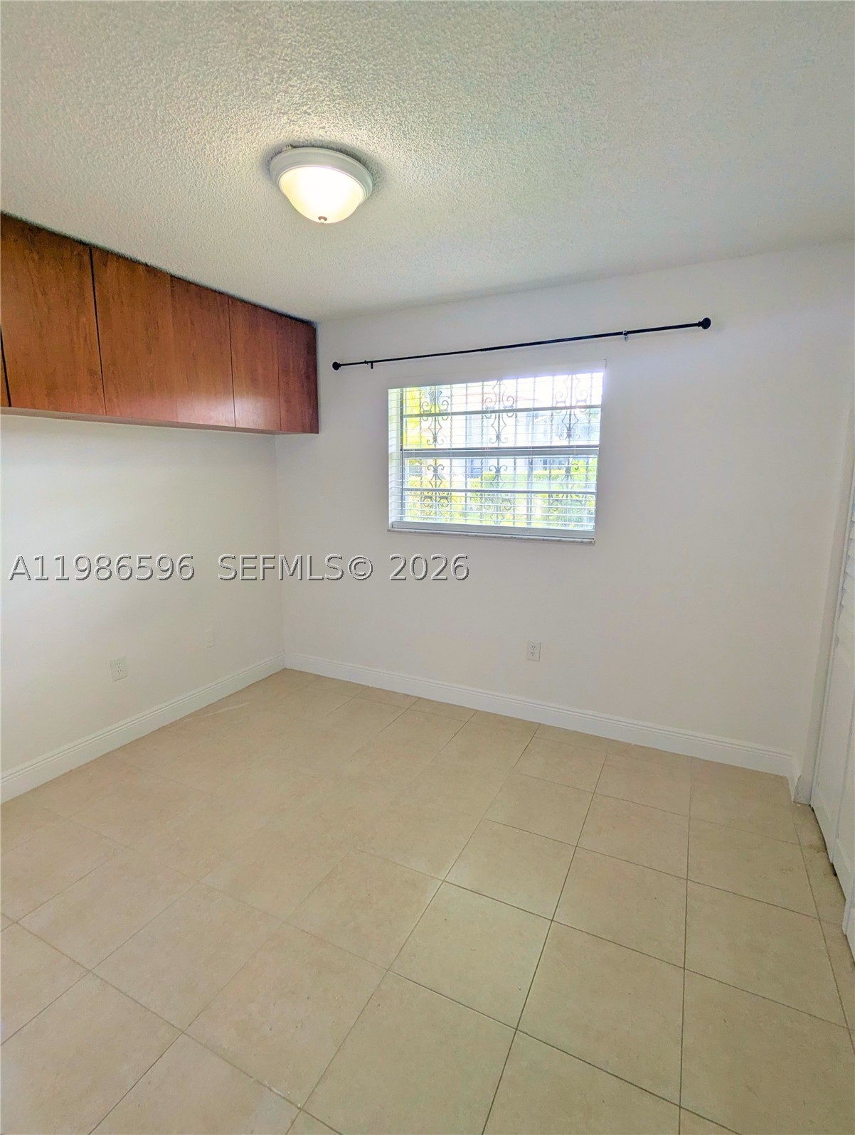 4050 NW 135th St #8-9, Opa Locka FL 33054