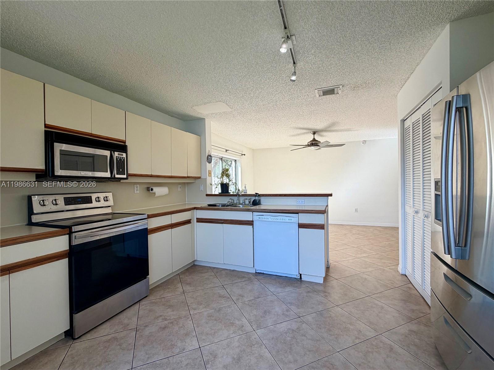 12619 NW 11th Pl, Sunrise FL 33323