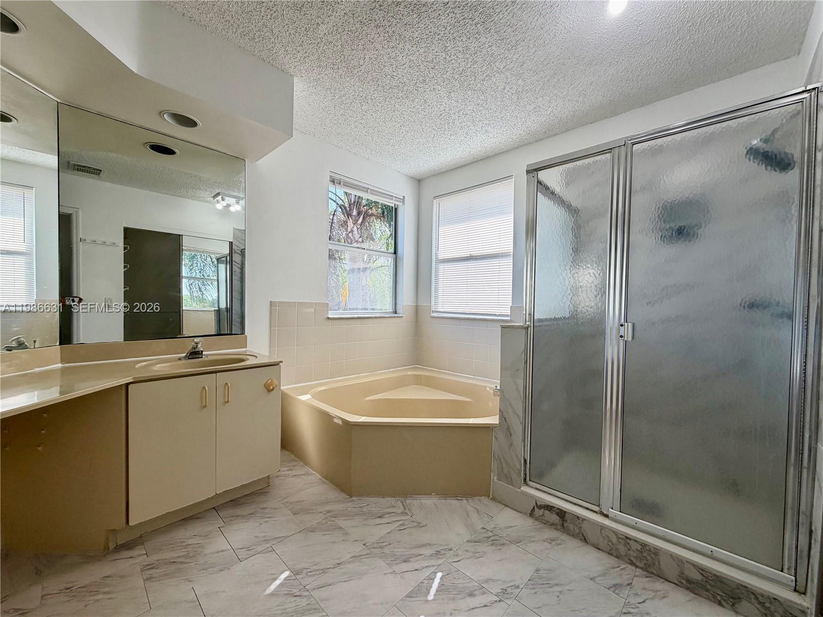 12619 NW 11th Pl, Sunrise FL 33323