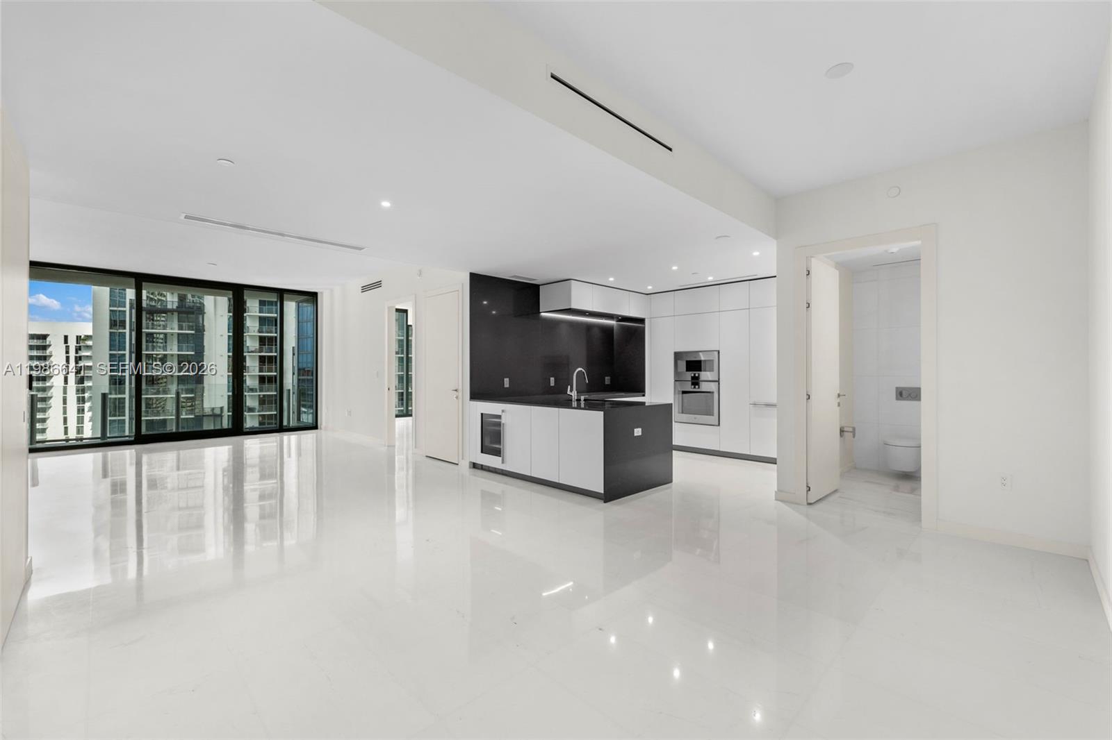 300 Biscayne Blvd Way #2409, Miami FL 33131