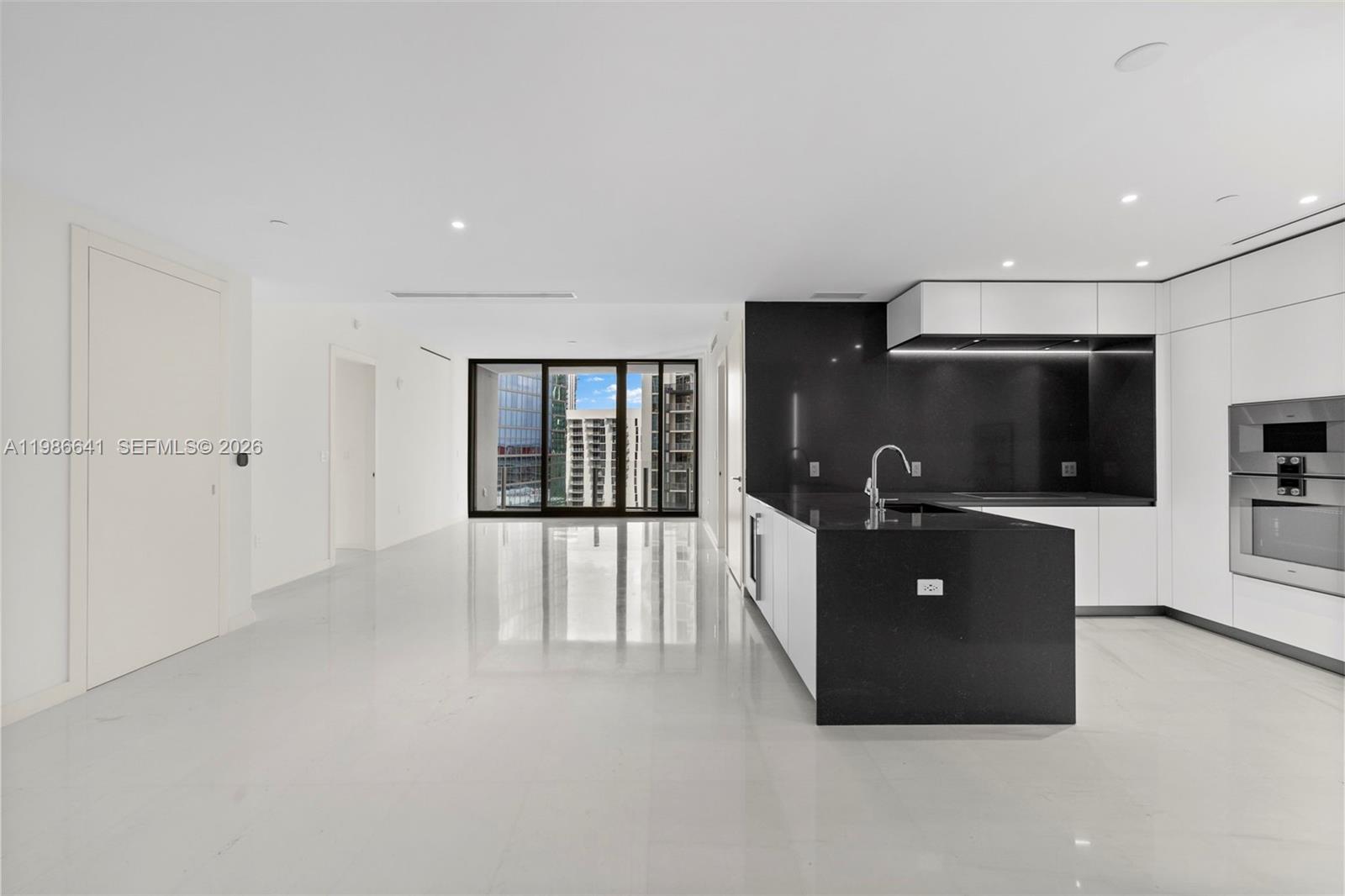 300 Biscayne Blvd Way #2409, Miami FL 33131