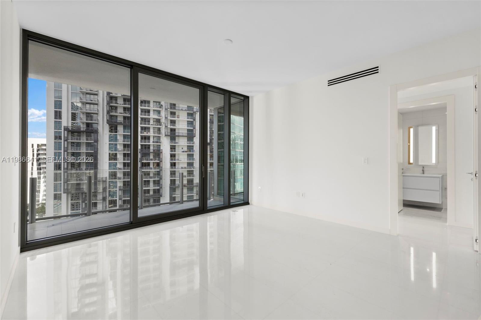 300 Biscayne Blvd Way #2409, Miami FL 33131
