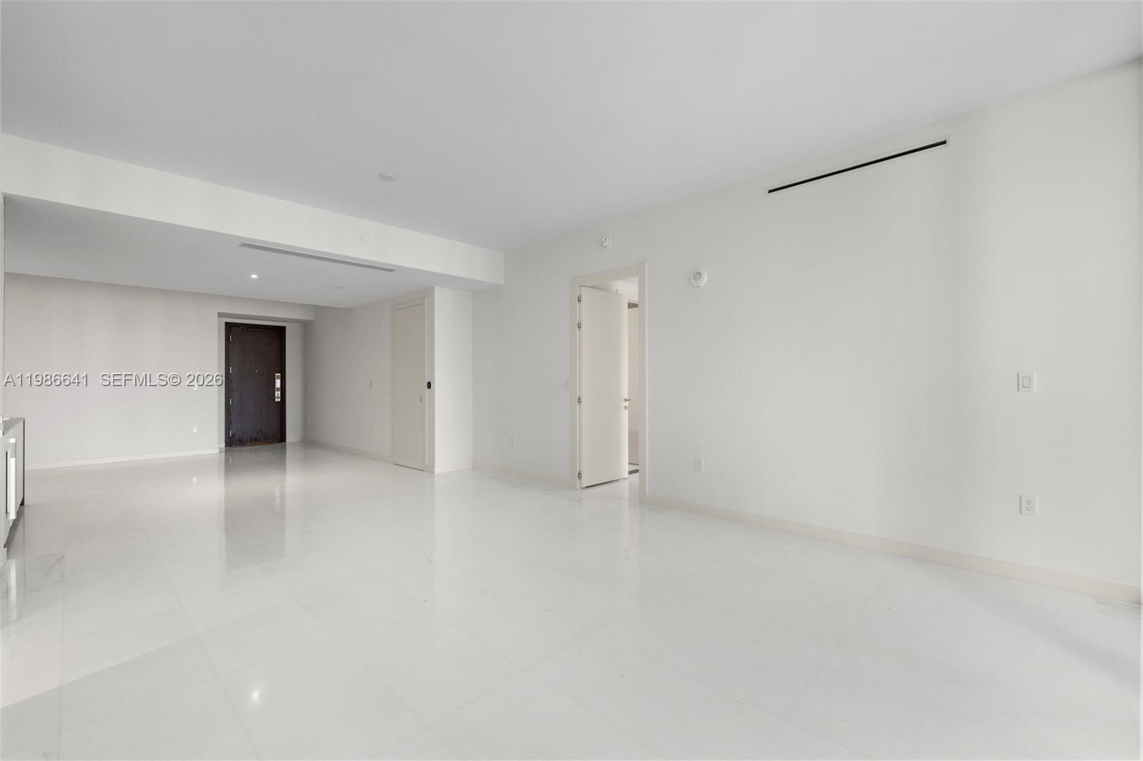 300 Biscayne Blvd Way #2409, Miami FL 33131