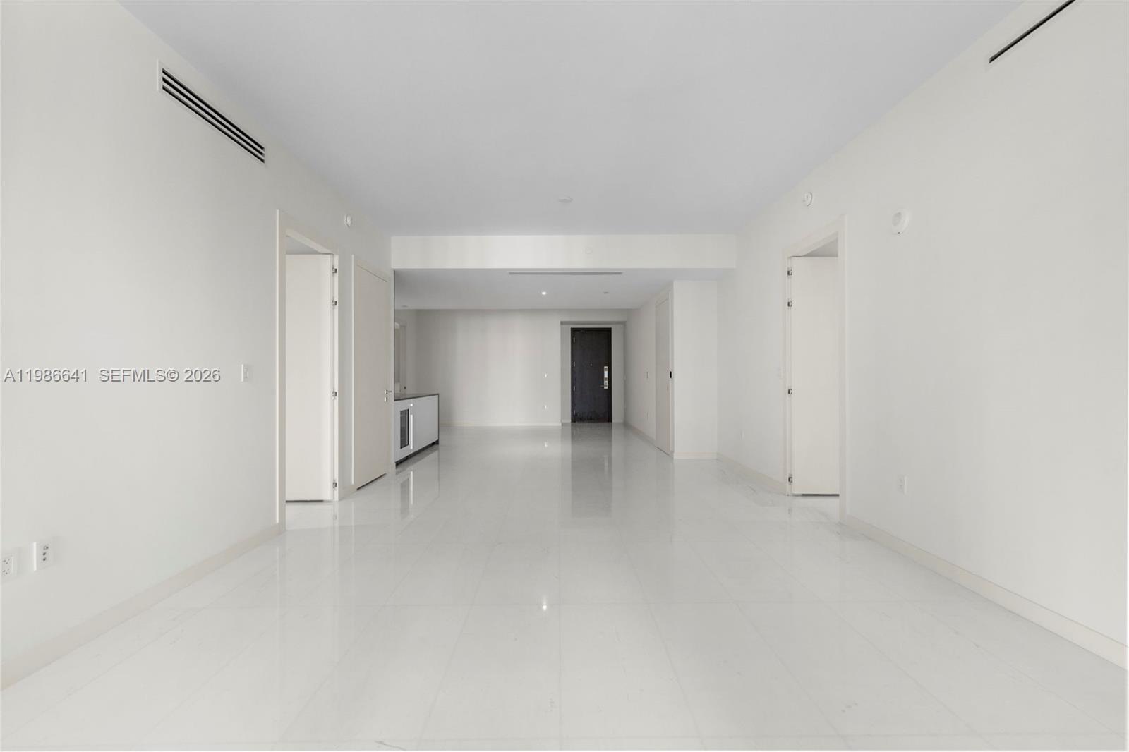 300 Biscayne Blvd Way #2409, Miami FL 33131