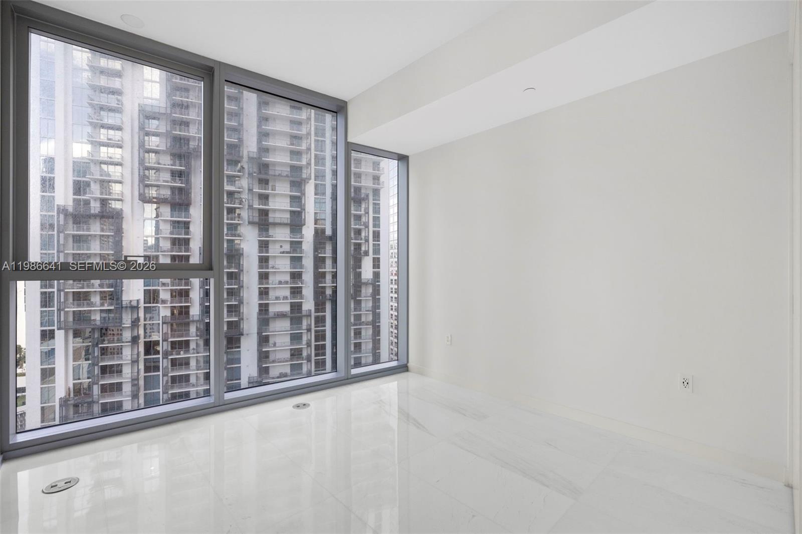 300 Biscayne Blvd Way #2409, Miami FL 33131