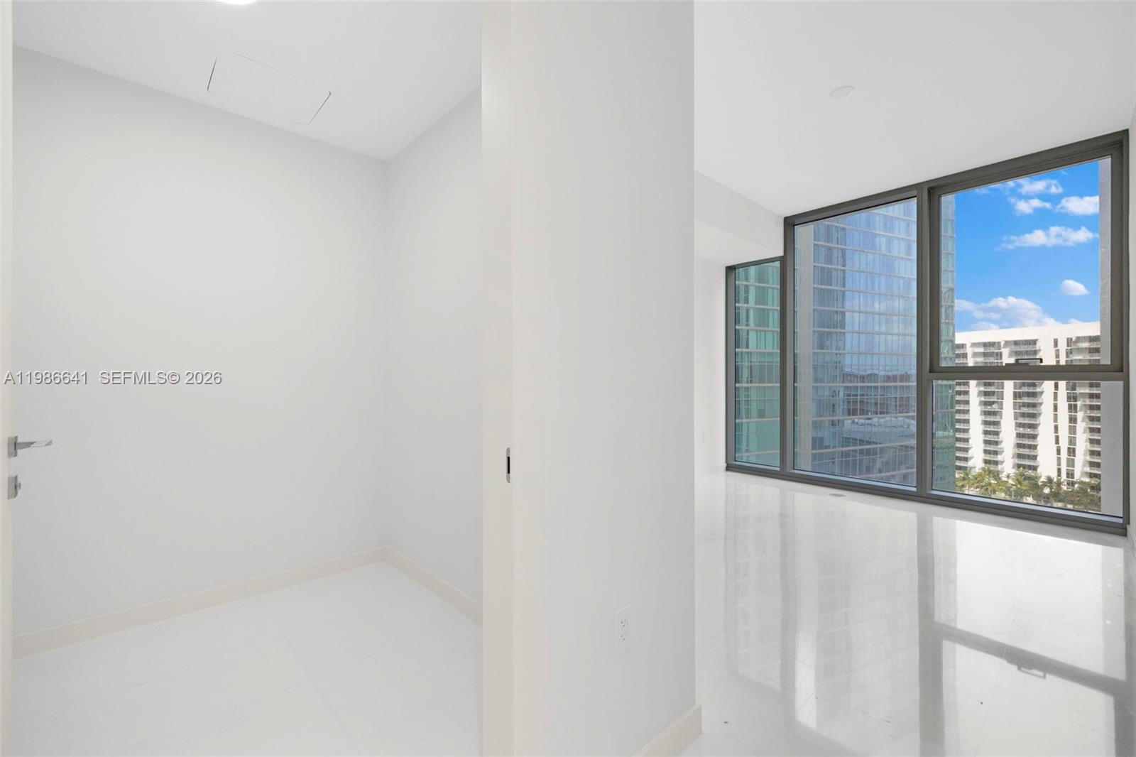 300 Biscayne Blvd Way #2409, Miami FL 33131