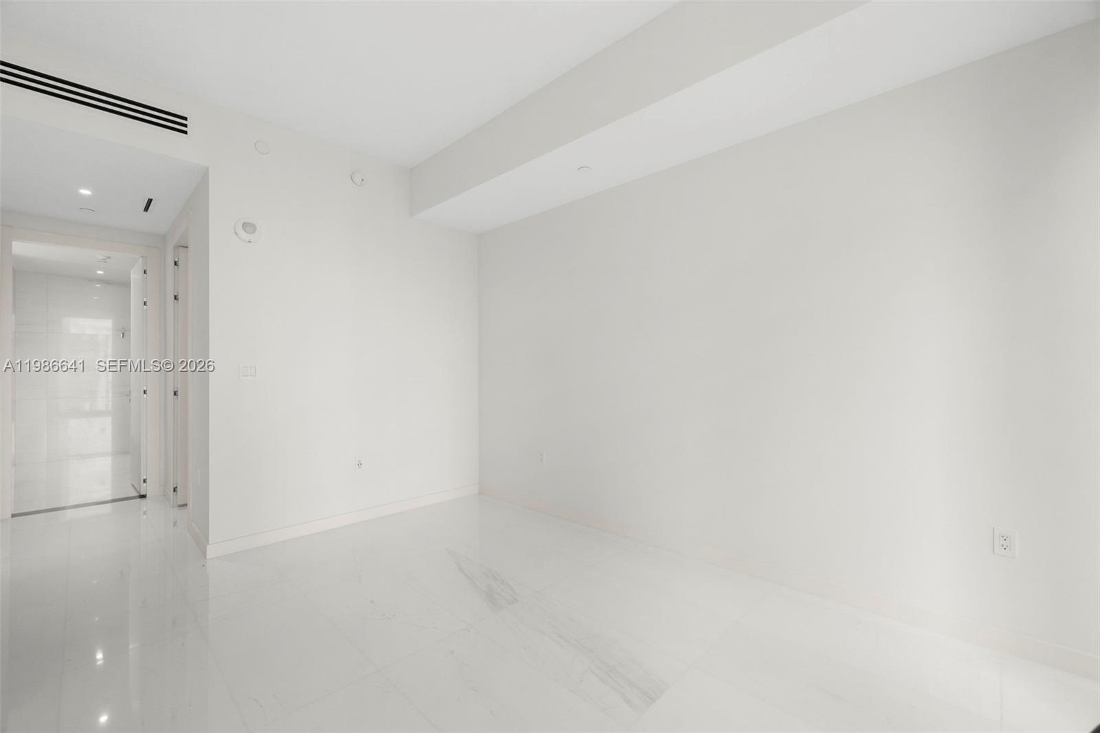 300 Biscayne Blvd Way #2409, Miami FL 33131
