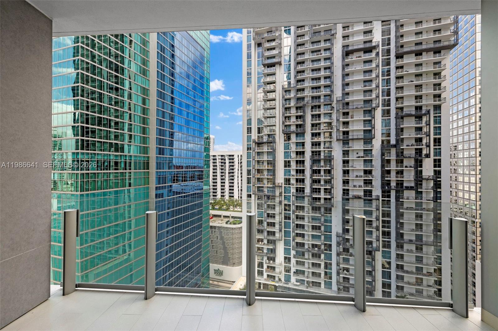 300 Biscayne Blvd Way #2409, Miami FL 33131