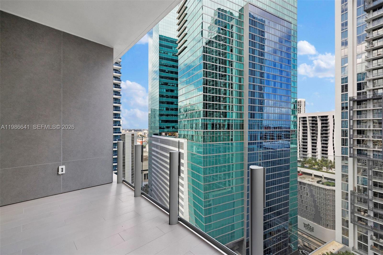 300 Biscayne Blvd Way #2409, Miami FL 33131