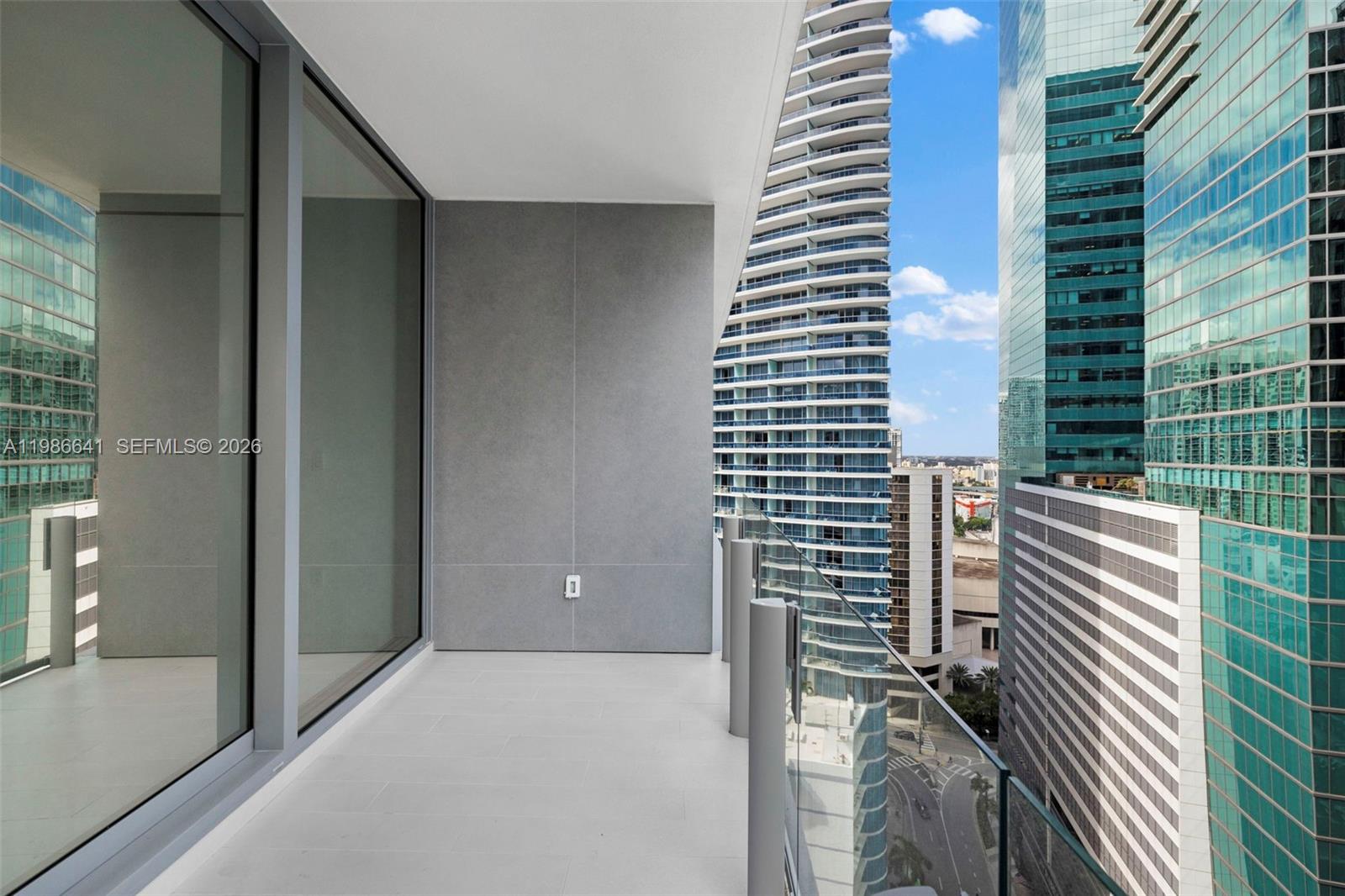 300 Biscayne Blvd Way #2409, Miami FL 33131