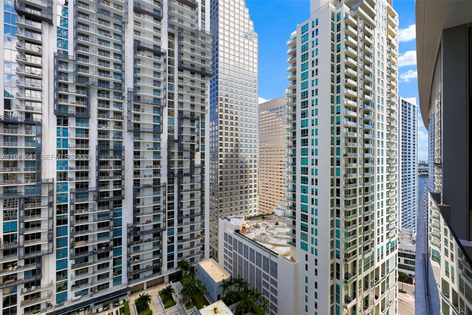 300 Biscayne Blvd Way #2409, Miami FL 33131