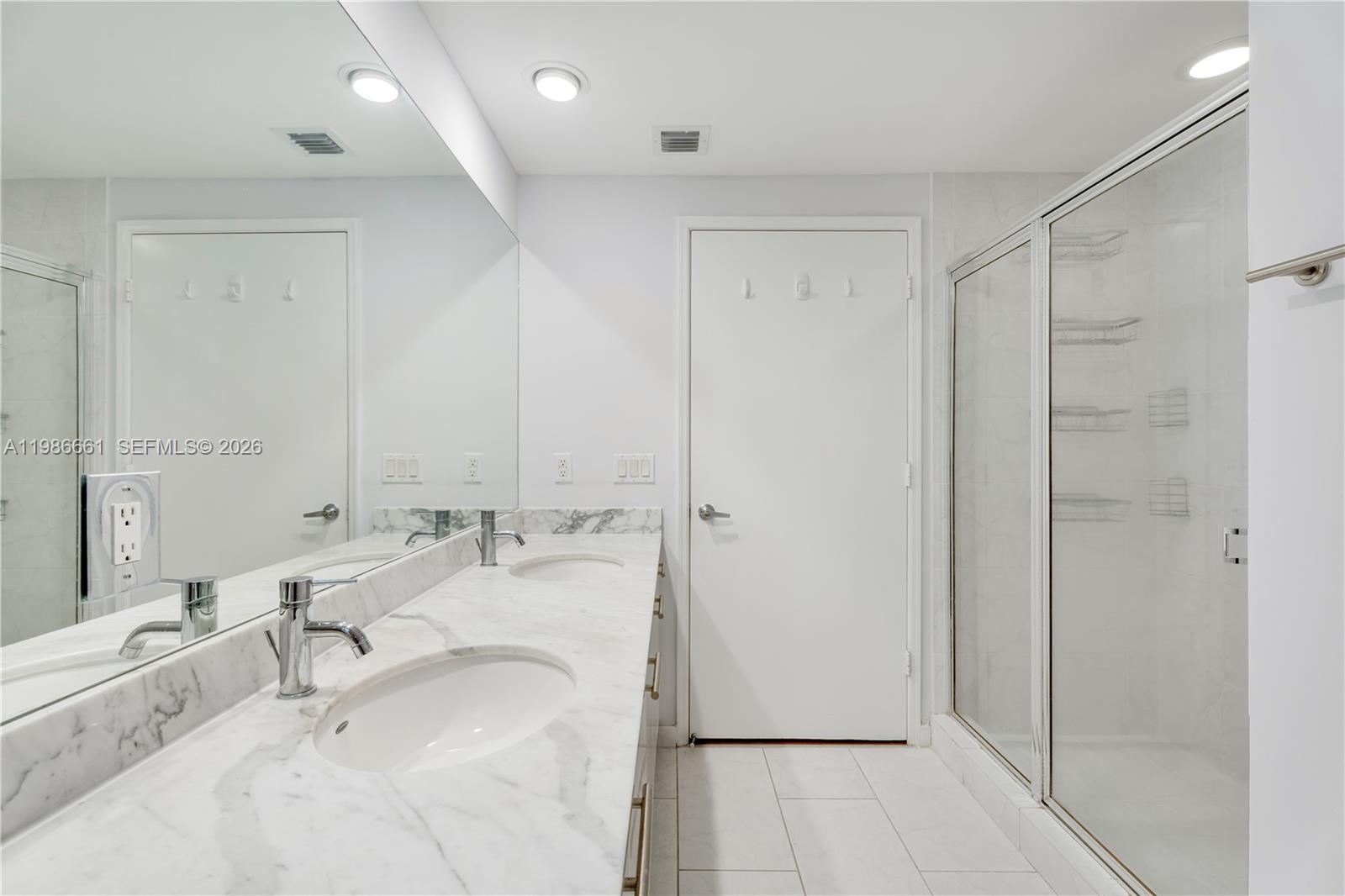 951 Brickell Ave #3607, Miami FL 33131