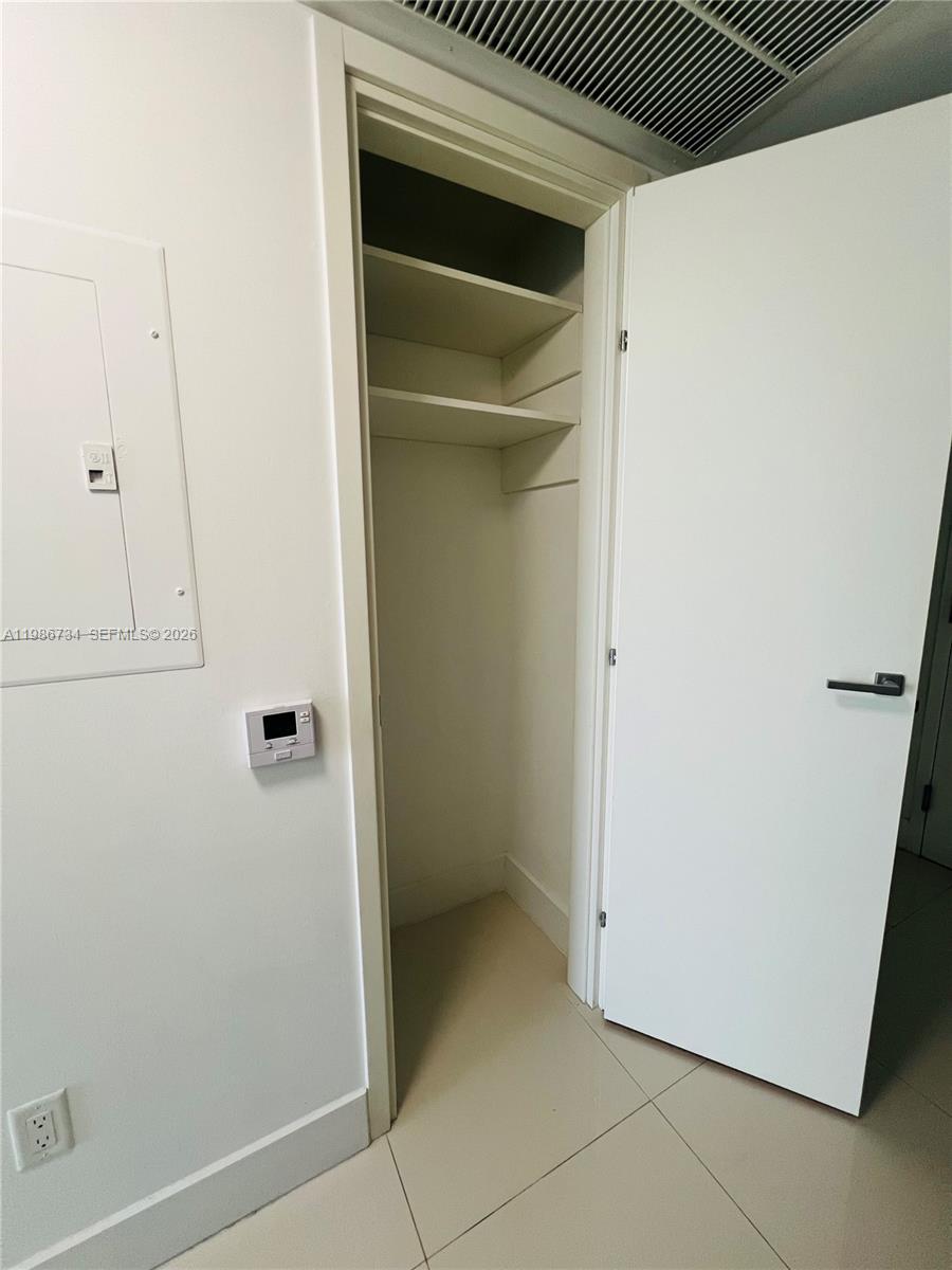 1300 Brickell Bay Dr #1606, Miami FL 33131