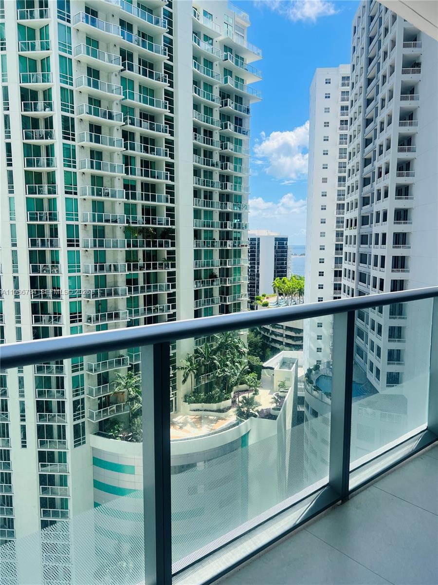 1300 Brickell Bay Dr #1606, Miami FL 33131