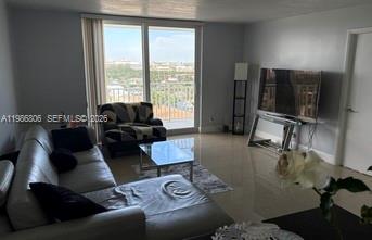 427 Golden Isles Dr #10D, Hallandale Beach FL 33009