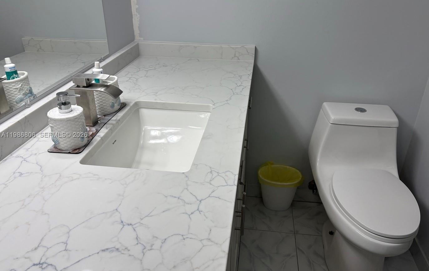 427 Golden Isles Dr #10D, Hallandale Beach FL 33009