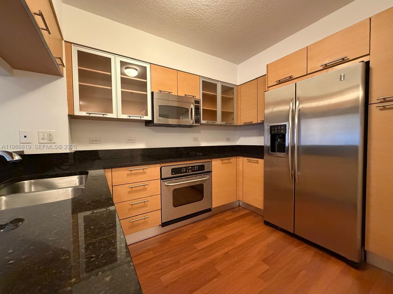 31 SE 5th St #605, Miami FL 33131