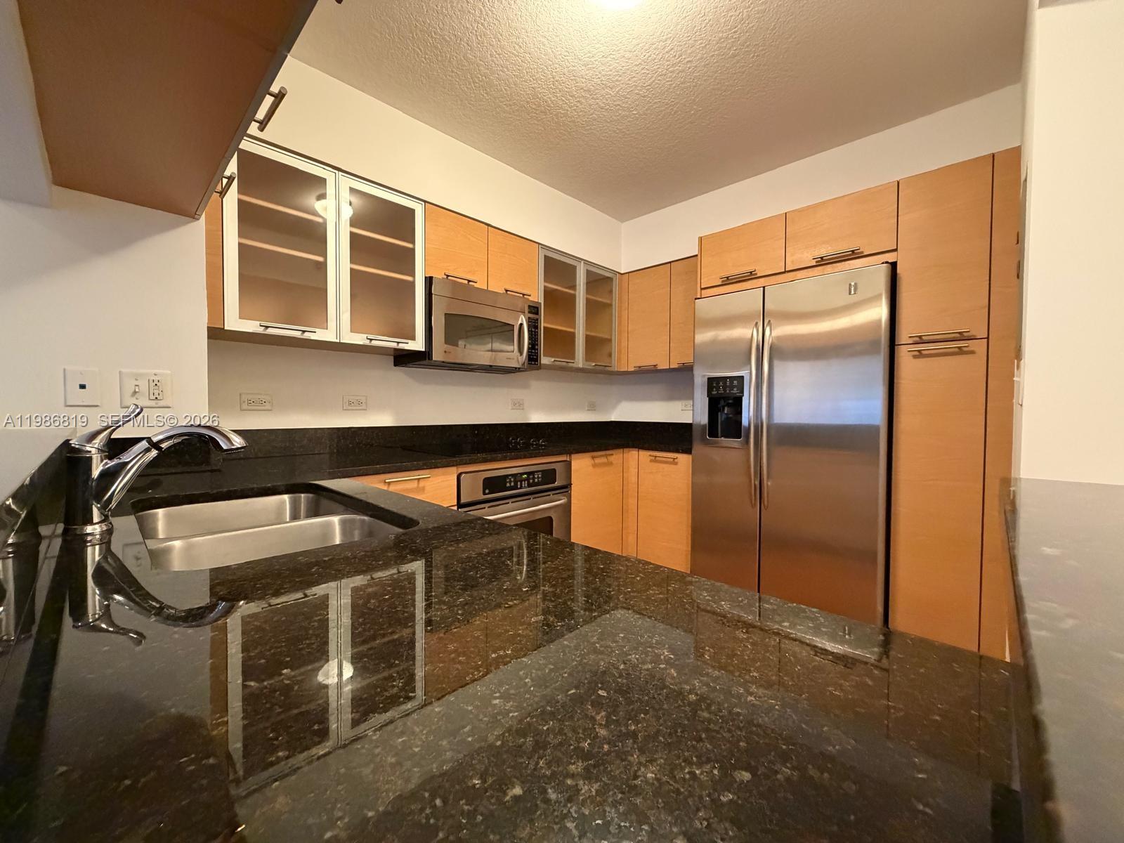 31 SE 5th St #605, Miami FL 33131