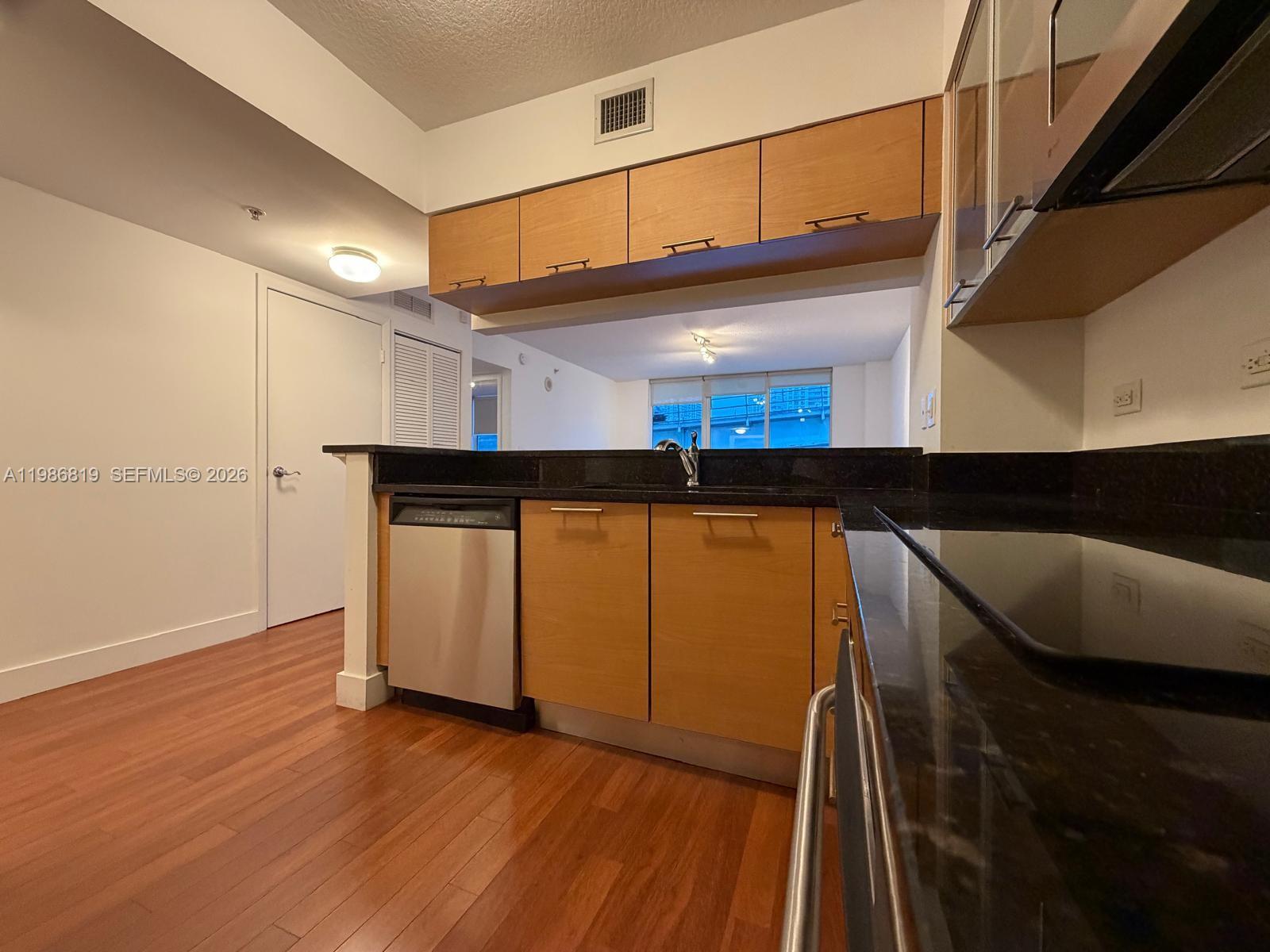 31 SE 5th St #605, Miami FL 33131