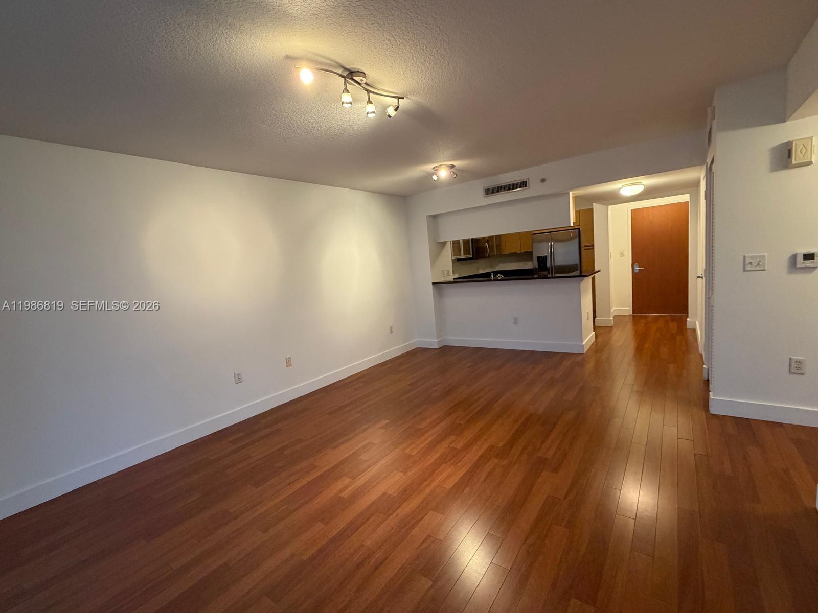 31 SE 5th St #605, Miami FL 33131