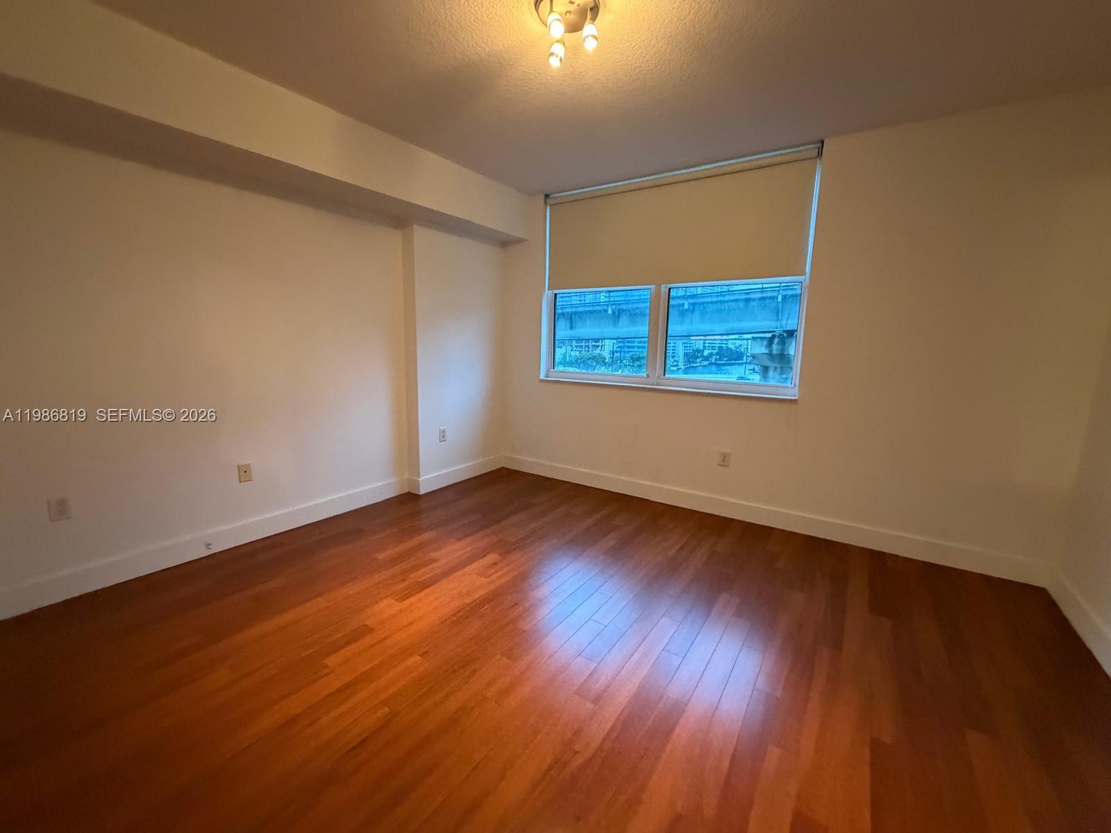 31 SE 5th St #605, Miami FL 33131