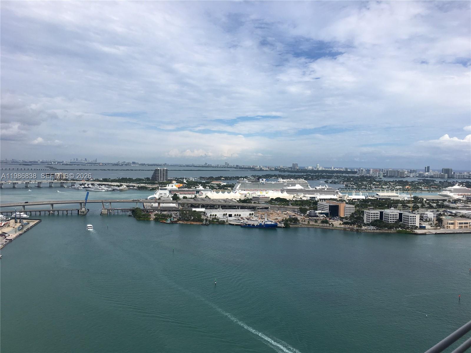 335 S Biscayne Blvd #3910, Miami FL 33131