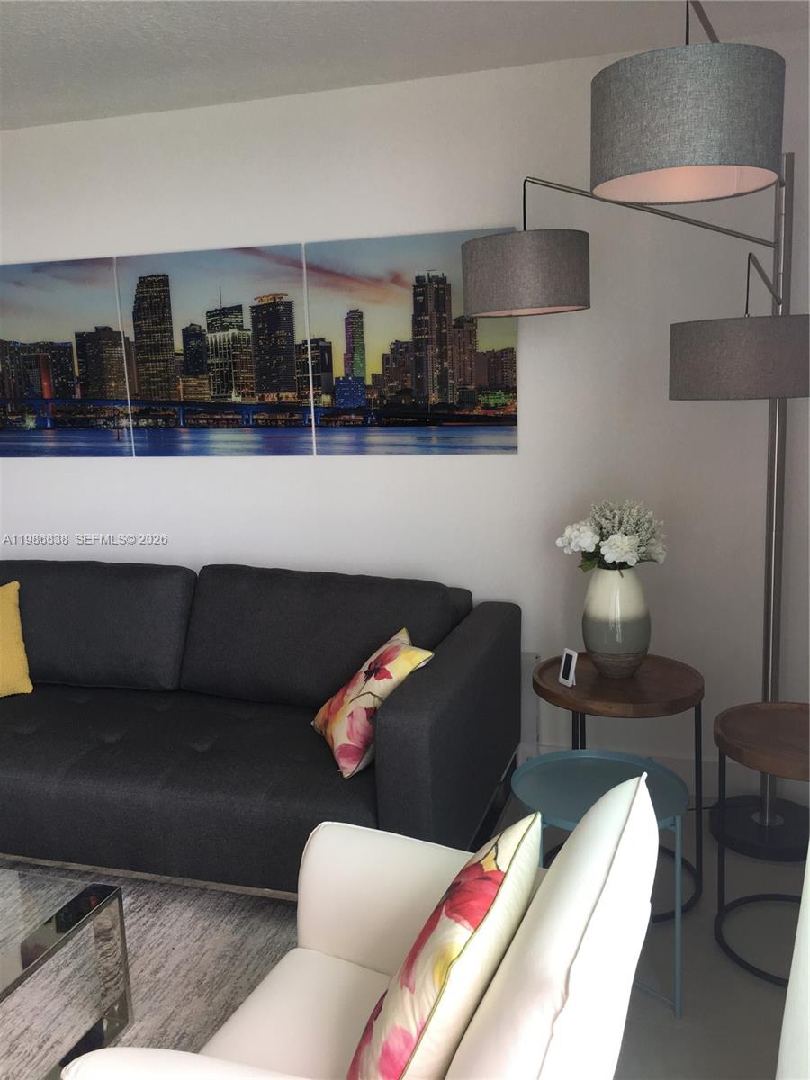 335 S Biscayne Blvd #3910, Miami FL 33131