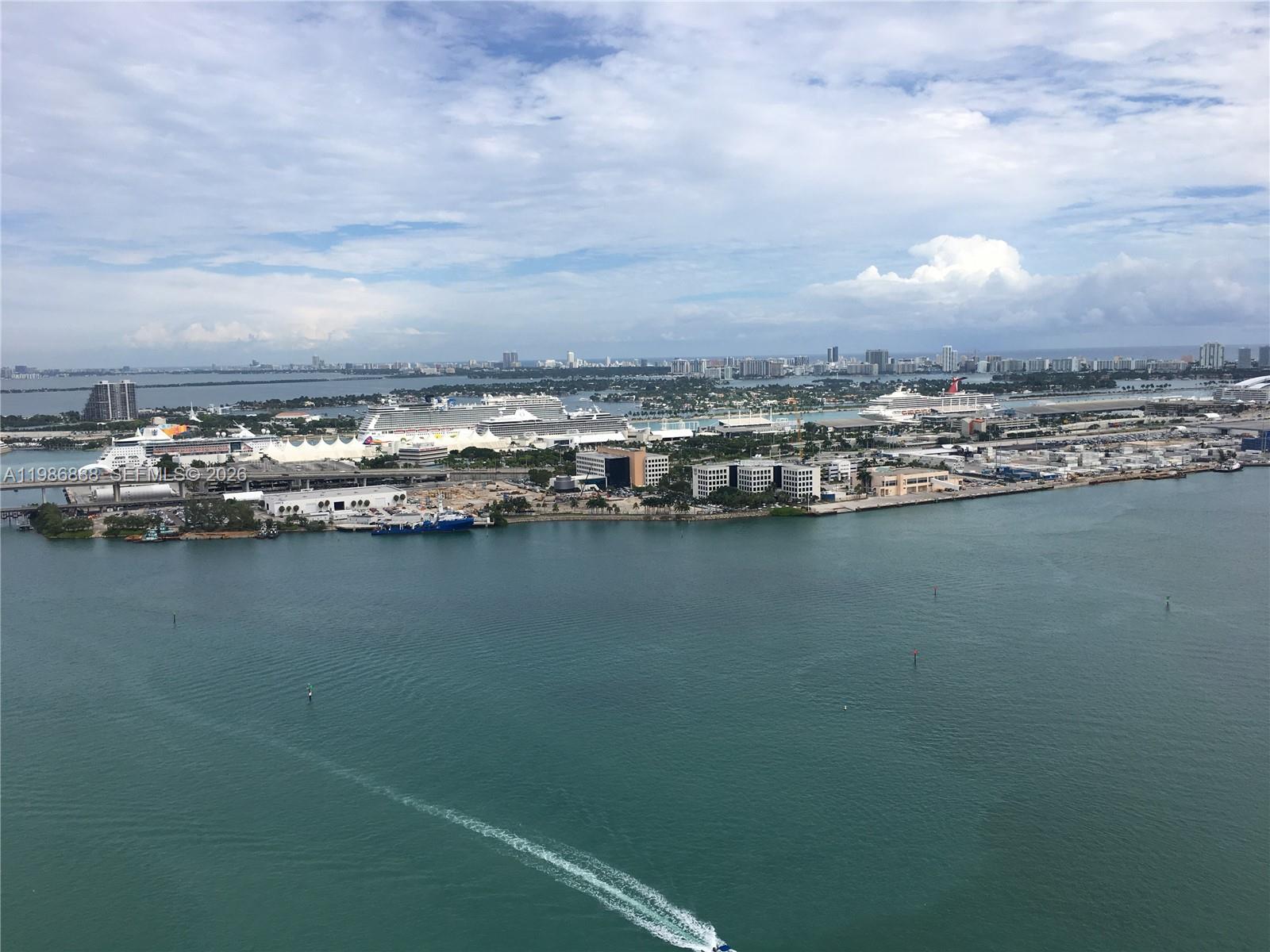 335 S Biscayne Blvd #3910, Miami FL 33131