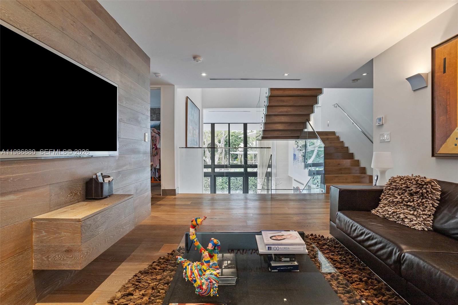 610 Harbor Cir, Key Biscayne FL 33149