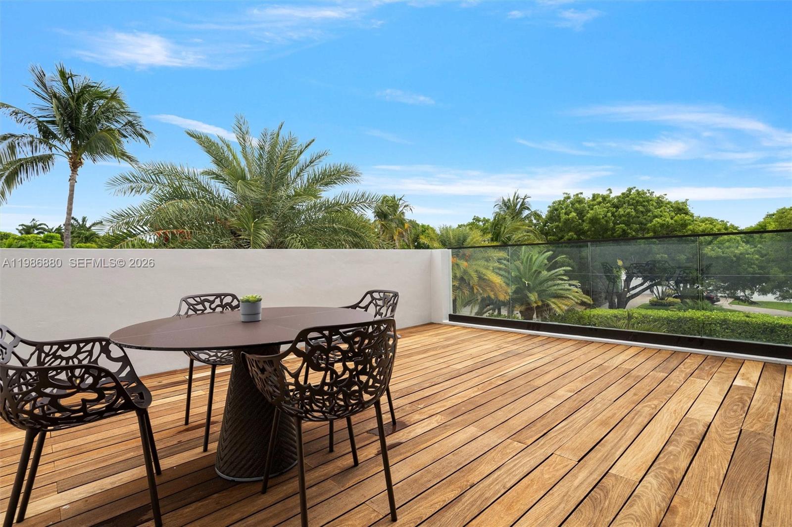 610 Harbor Cir, Key Biscayne FL 33149