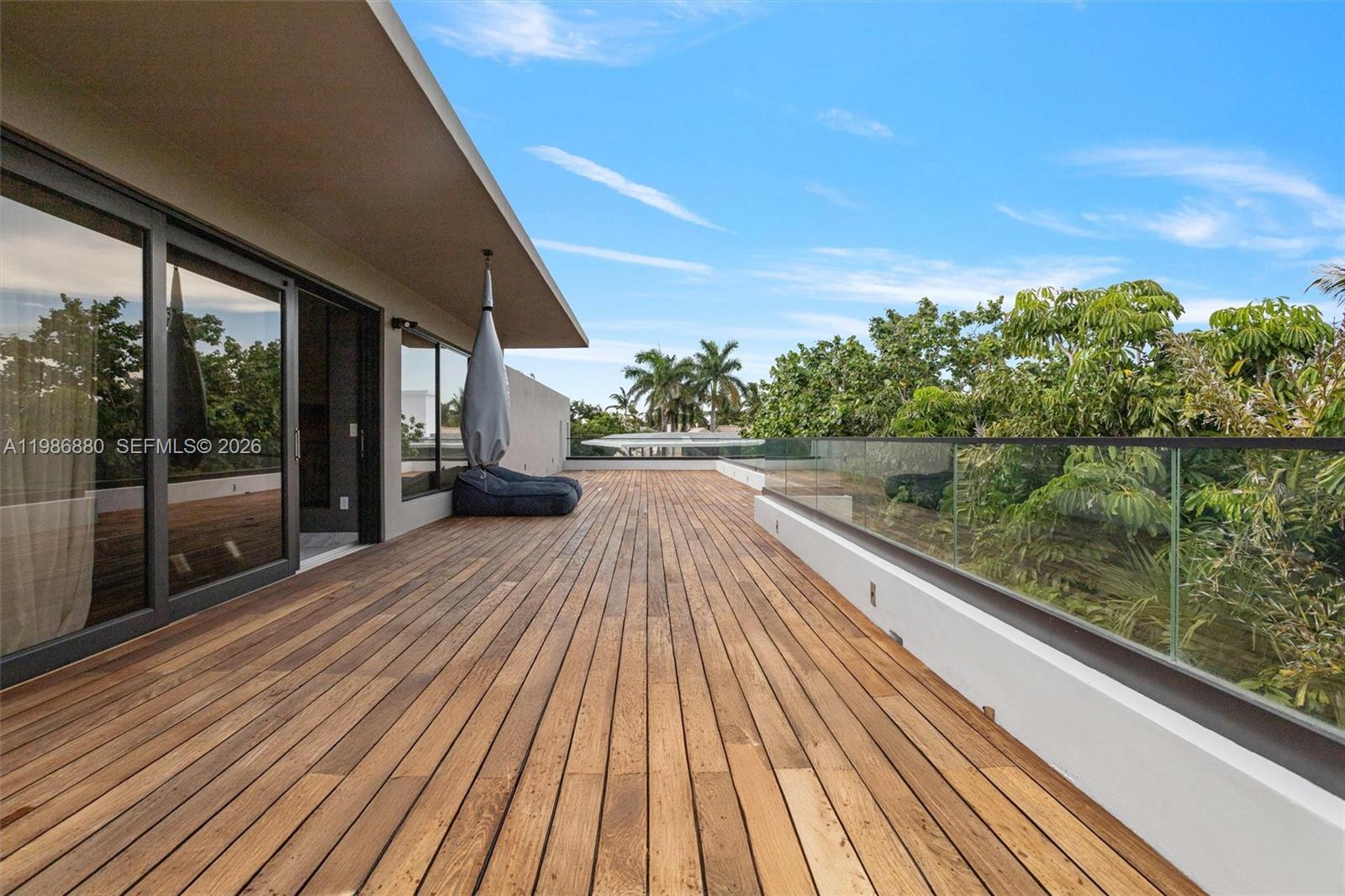 610 Harbor Cir, Key Biscayne FL 33149