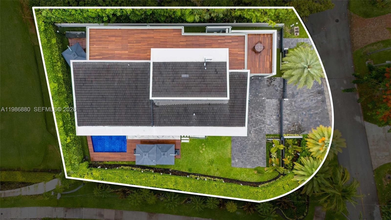 610 Harbor Cir, Key Biscayne FL 33149
