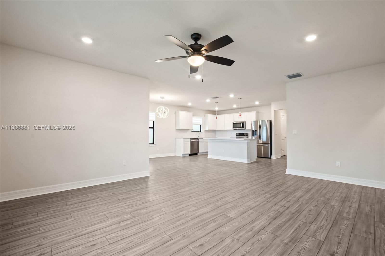 3125 Buttonwood Ct, Lauderdale Lakes FL 33311