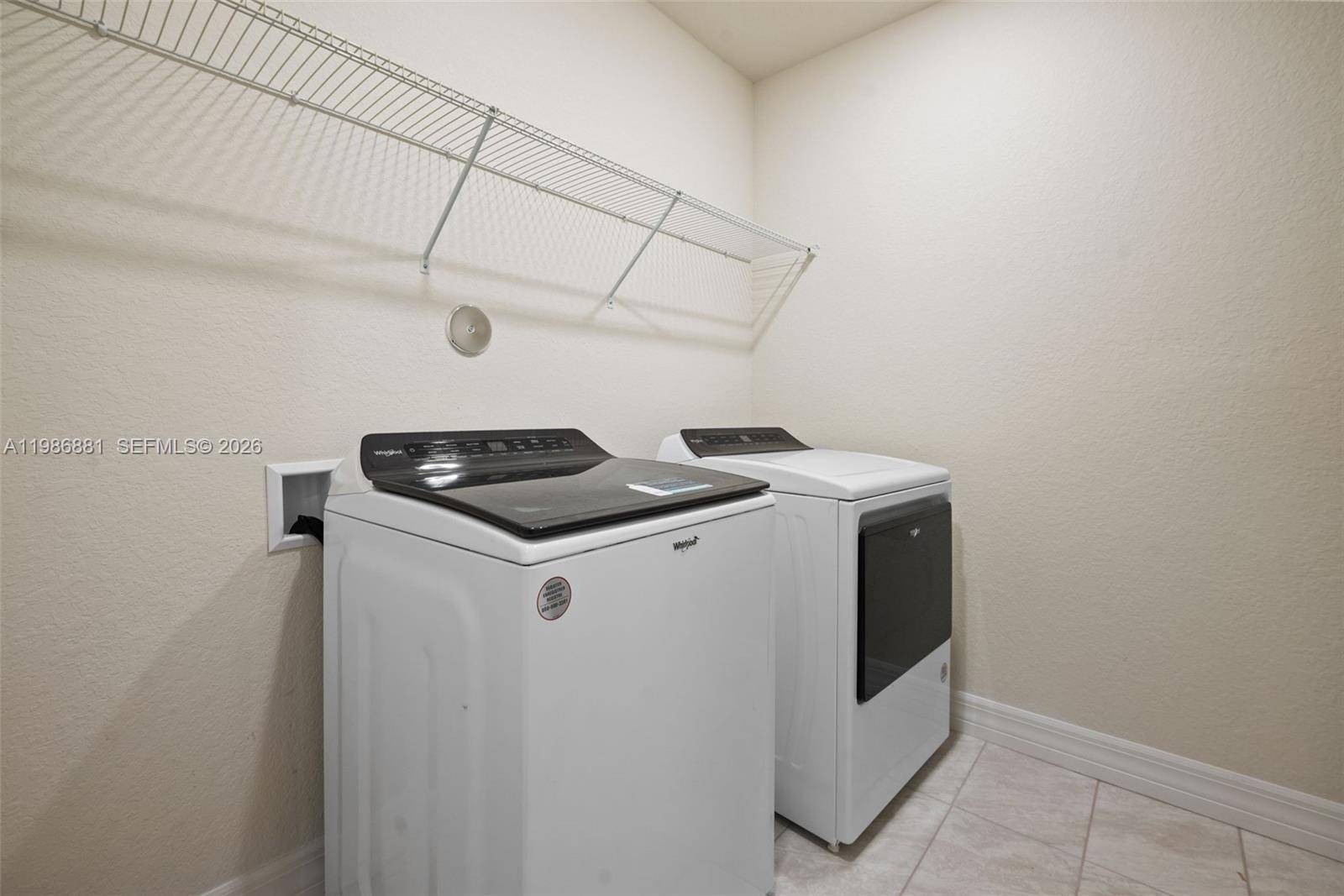 3125 Buttonwood Ct, Lauderdale Lakes FL 33311