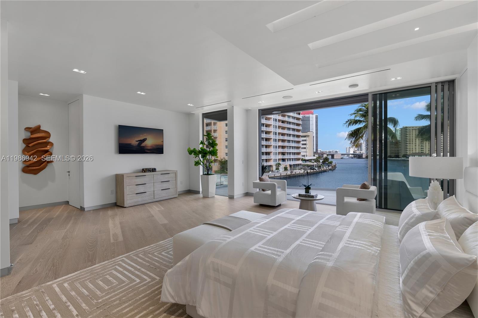 501 Palm Dr, Hallandale Beach FL 33009