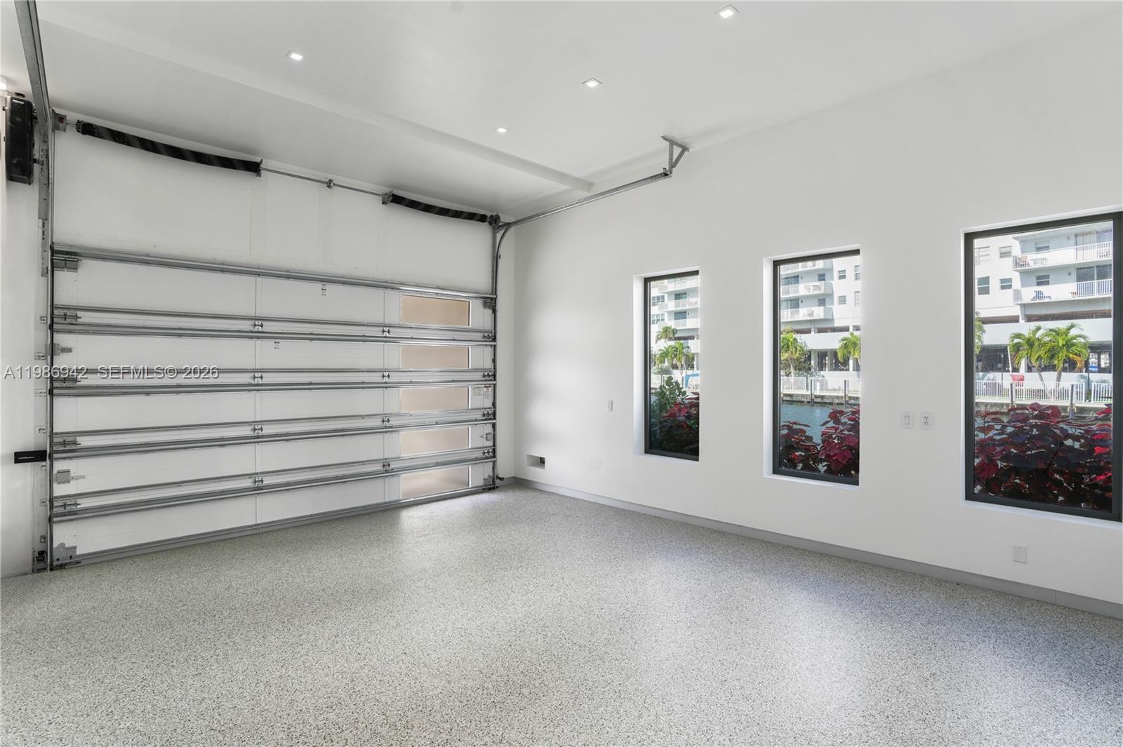 501 Palm Dr, Hallandale Beach FL 33009