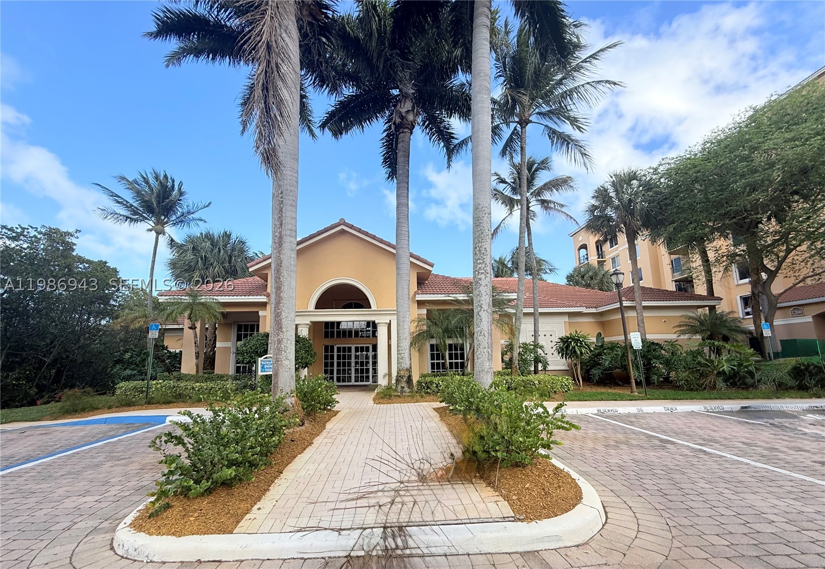 1000 Scotia Dr #101, Hypoluxo FL 33462