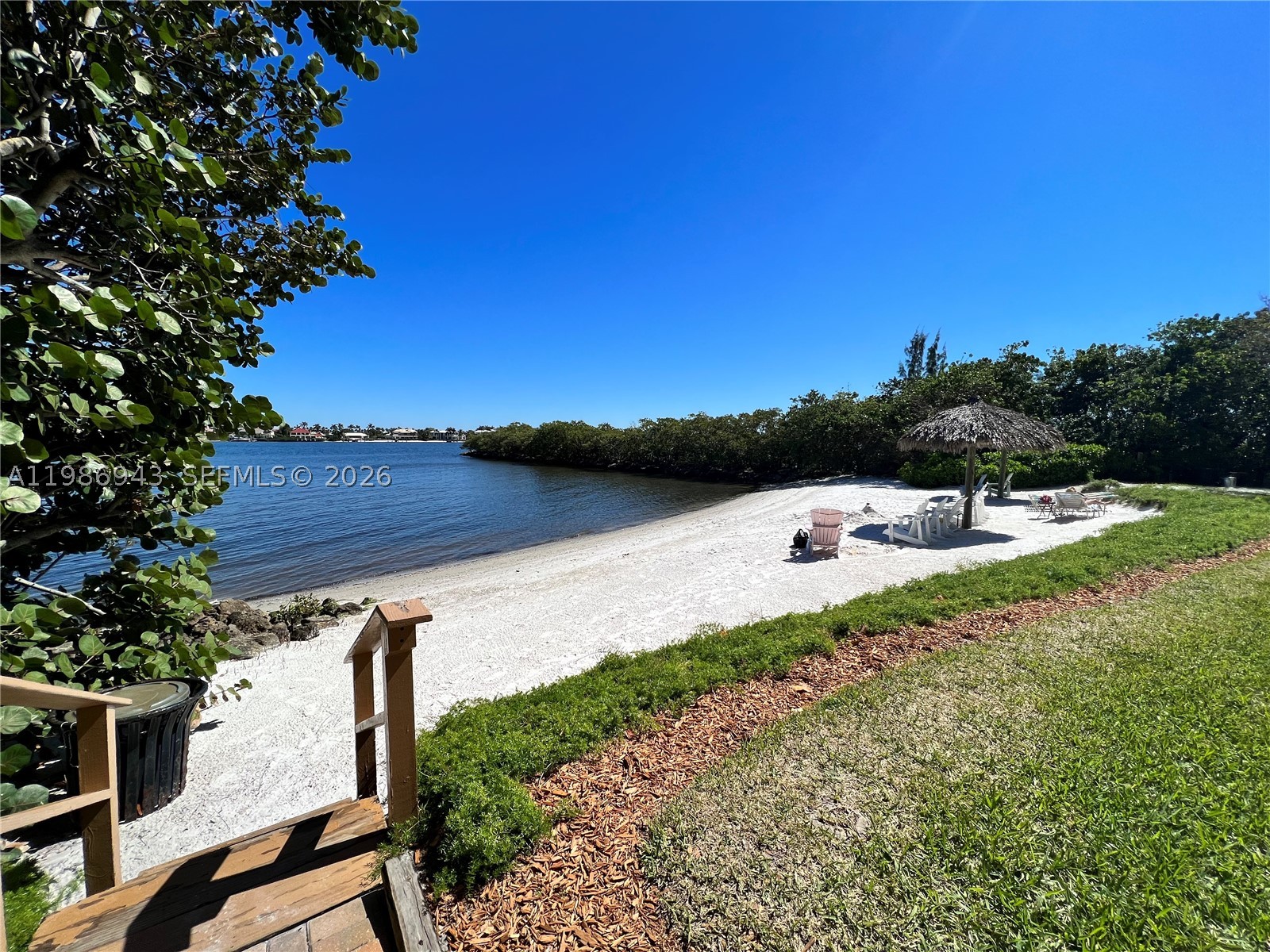 1000 Scotia Dr #101, Hypoluxo FL 33462