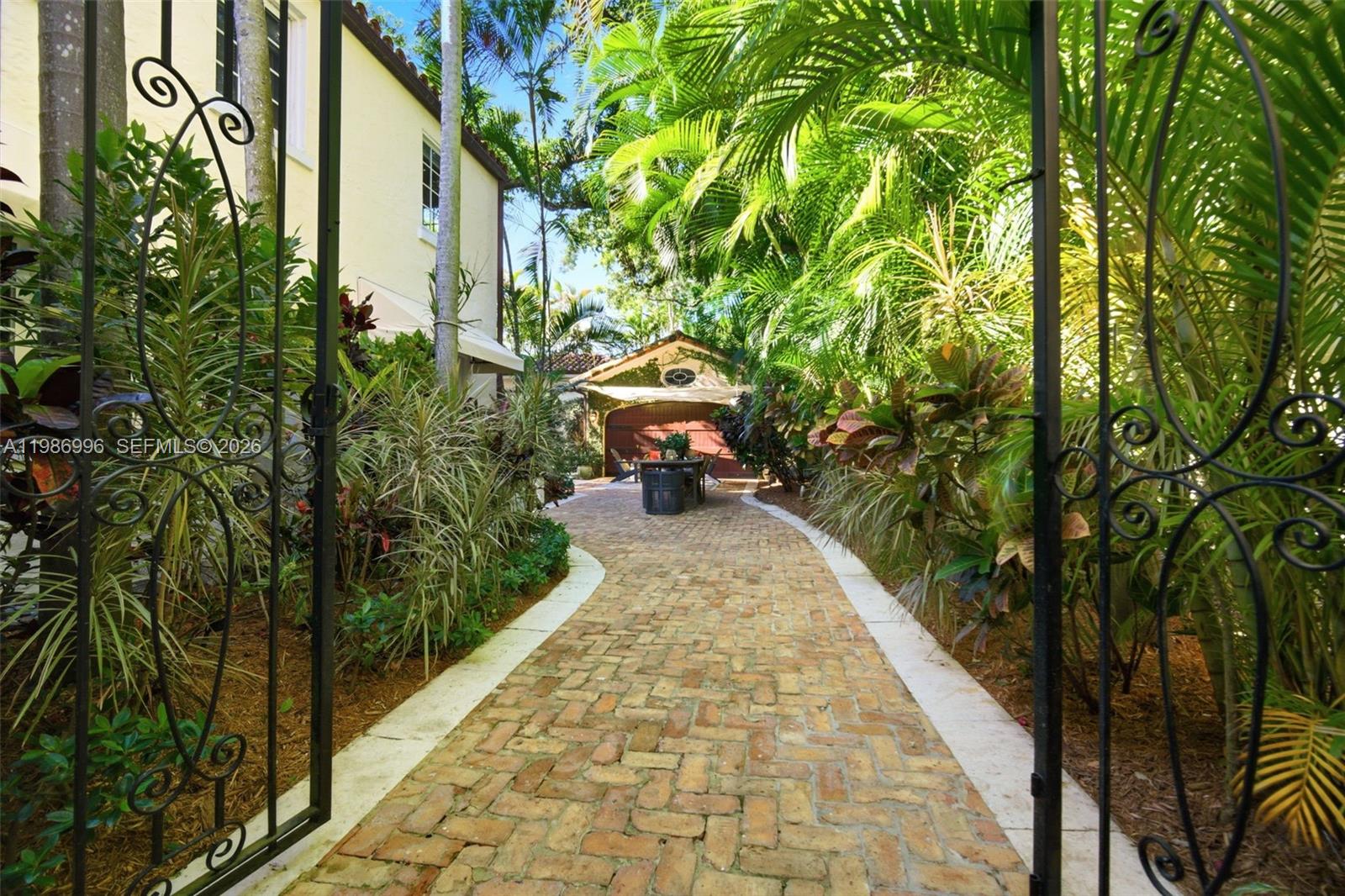 1231 Catalonia Ave, Coral Gables FL 33134
