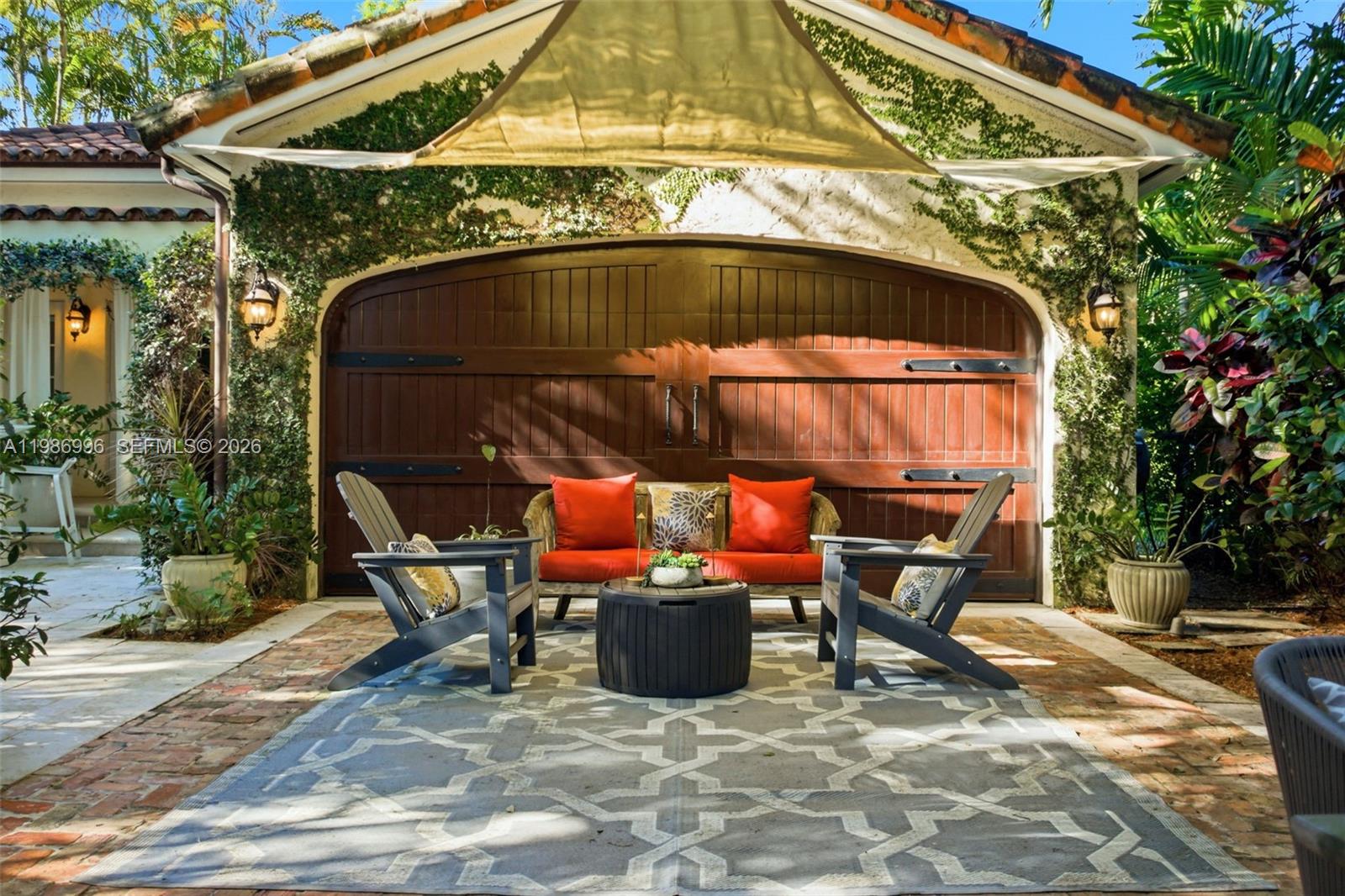 1231 Catalonia Ave, Coral Gables FL 33134