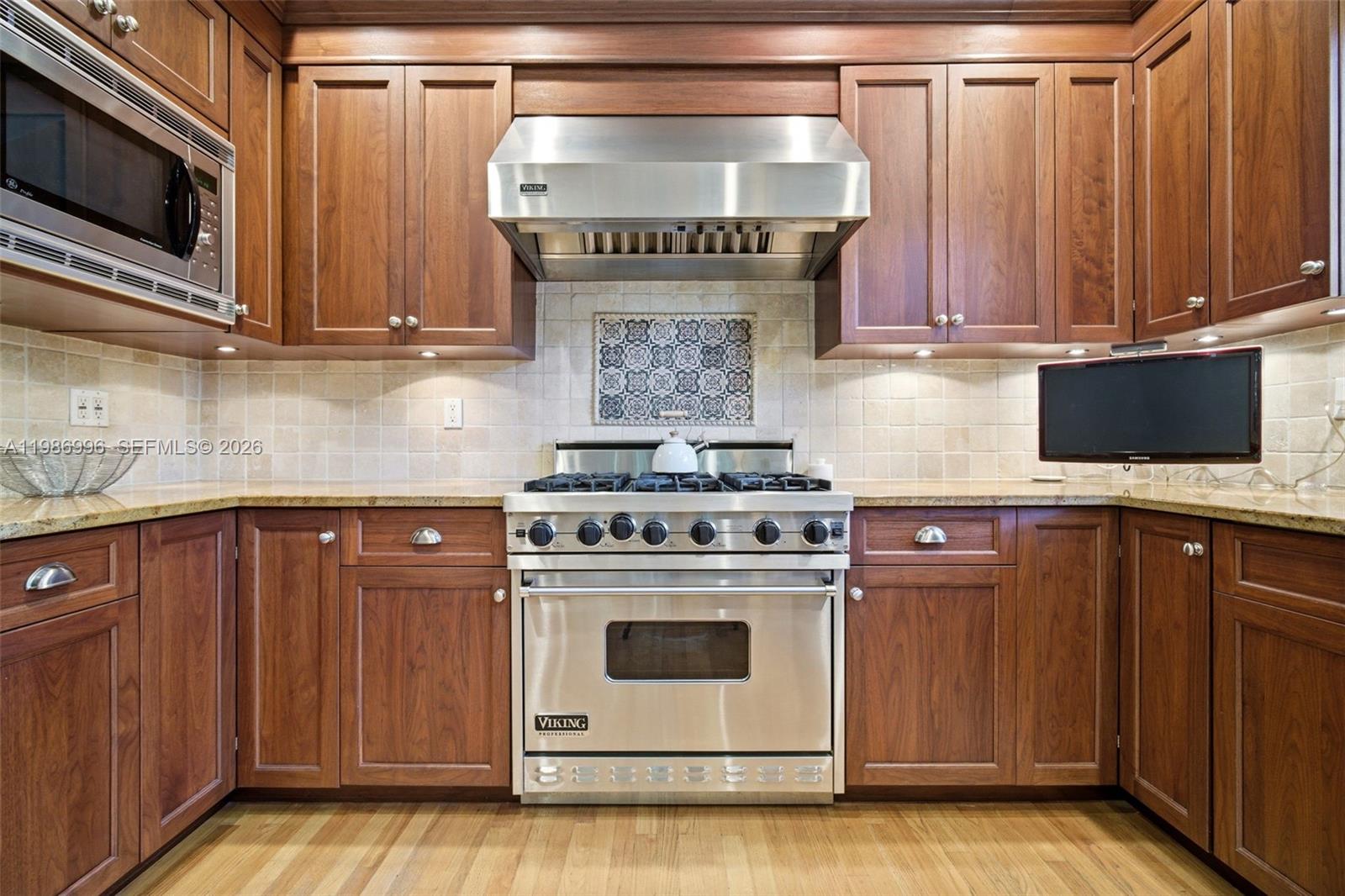 1231 Catalonia Ave, Coral Gables FL 33134