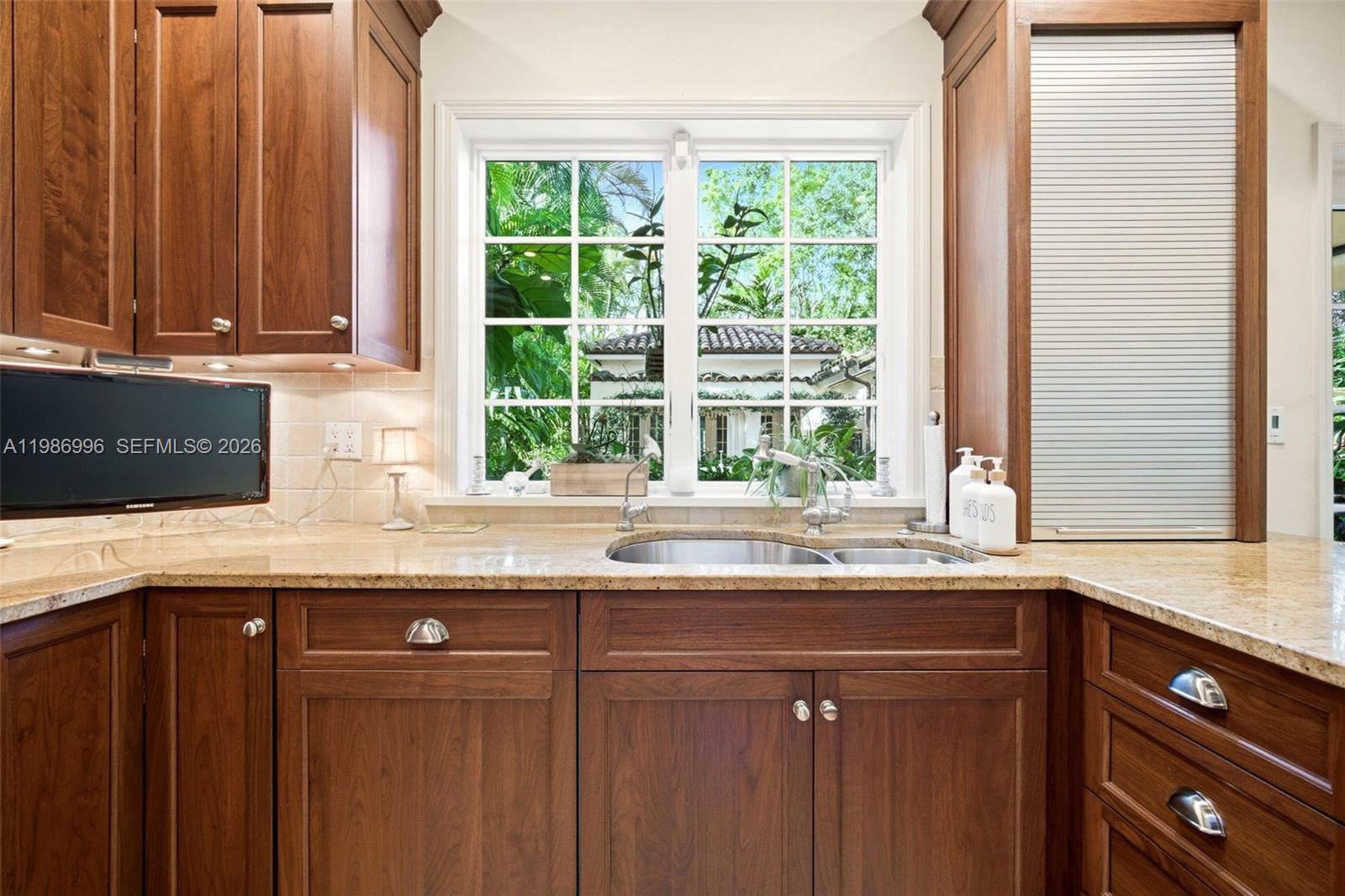 1231 Catalonia Ave, Coral Gables FL 33134