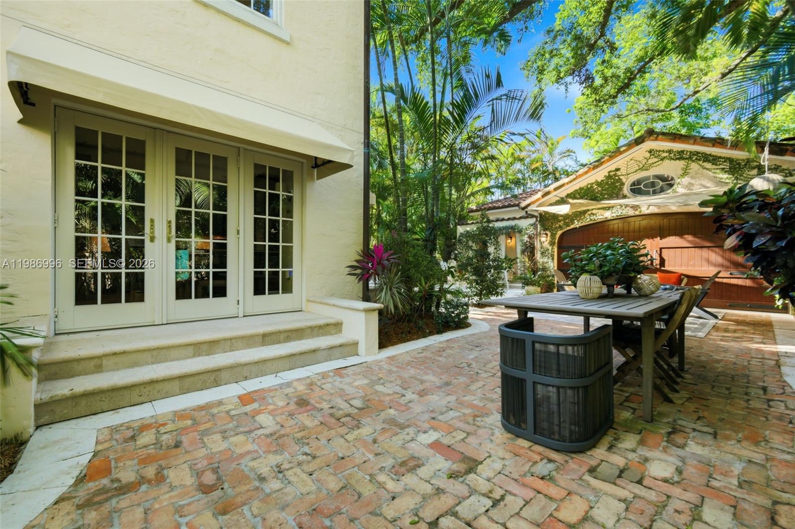 1231 Catalonia Ave, Coral Gables FL 33134