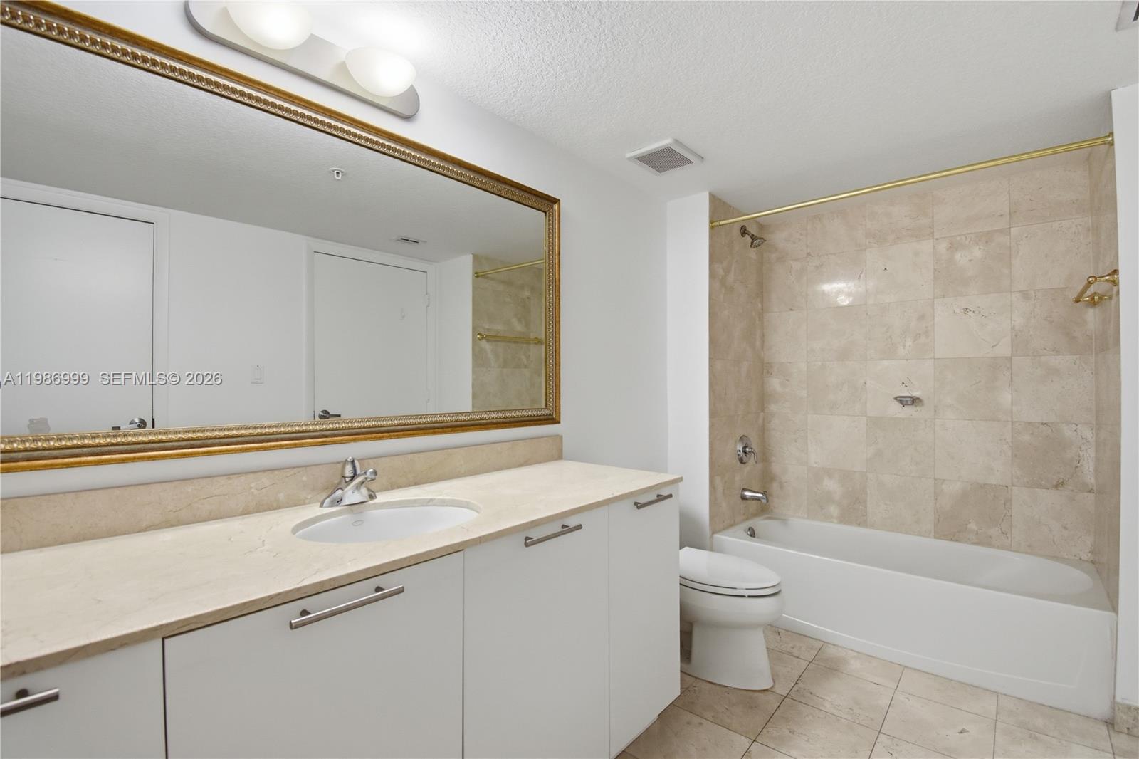 1800 N Bayshore Dr #3115, Miami FL 33132
