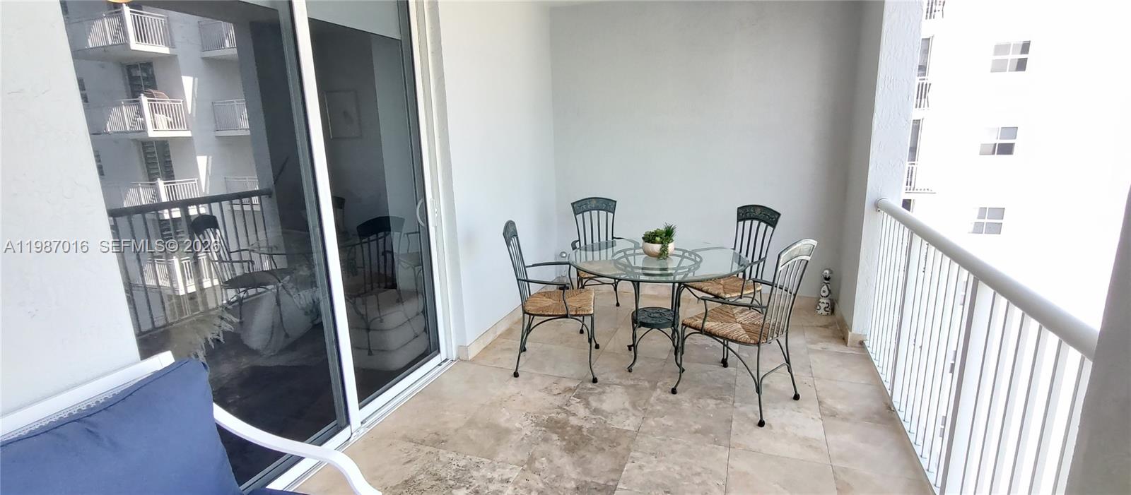 170 SE 14th St #2805, Miami FL 33131