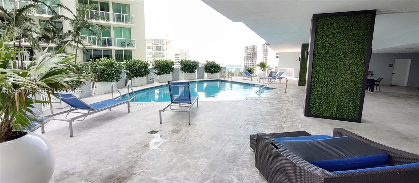 170 SE 14th St #2805, Miami FL 33131