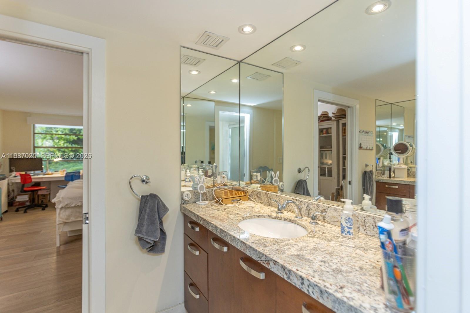 155 Ocean Lane Dr #201, Key Biscayne FL 33149